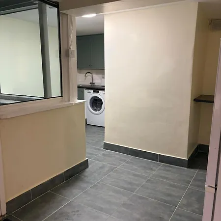 Newbridge Lodge Guest House * 쥬브리지